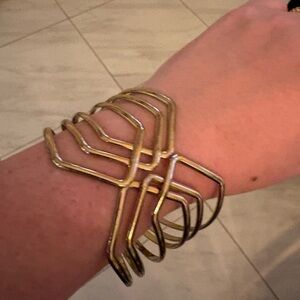 ✨ Statement Gold-Tone Cuff Bracelet – Bold Geometric Design ✨